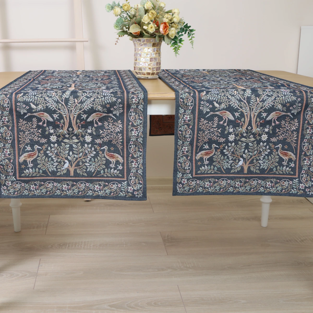 Bieżnik stołowy William Morris Raj na ziemi 2