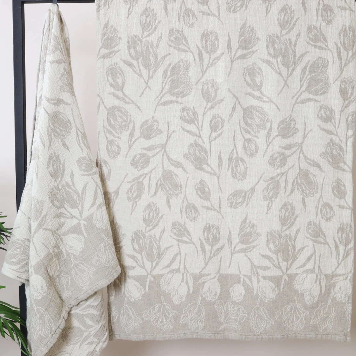 Lniany ręcznik Tulipany - obrazek 2