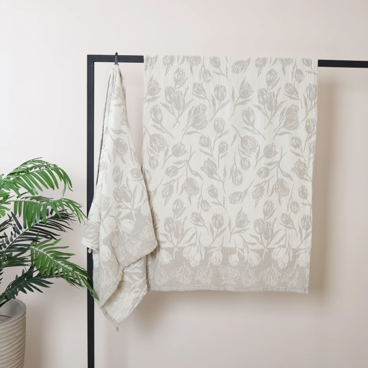 Lniany ręcznik Tulipany - obrazek 3