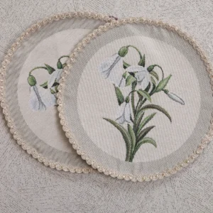 Okrągła serwetka stołowa Przebiśniegi