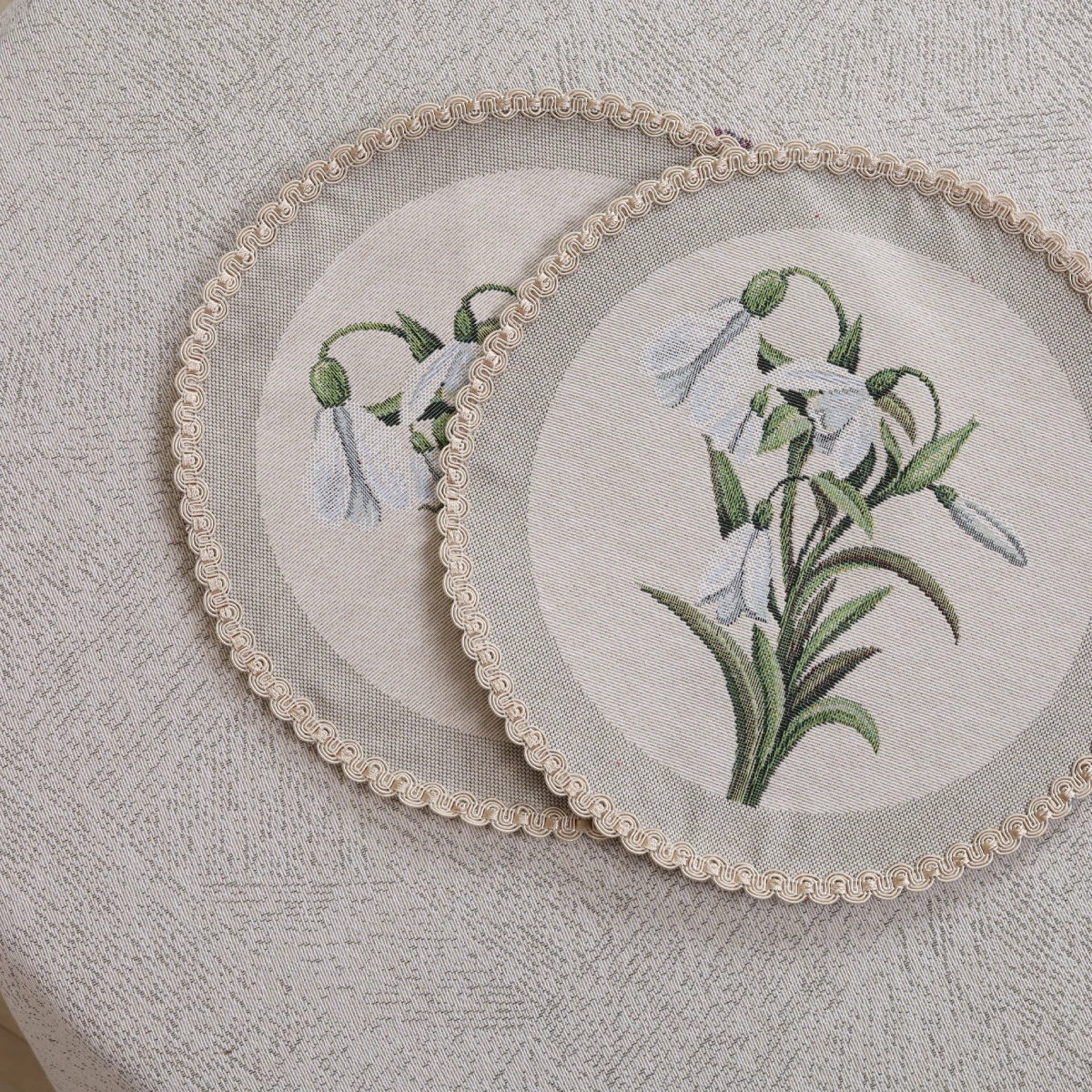 Okrągła serwetka stołowa Przebiśniegi - obrazek 5