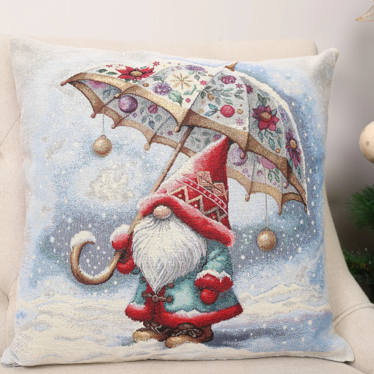 Dwustronna poszewka na poduszkę Zimowy podróżnik (błyszcząca) - obrazek 2