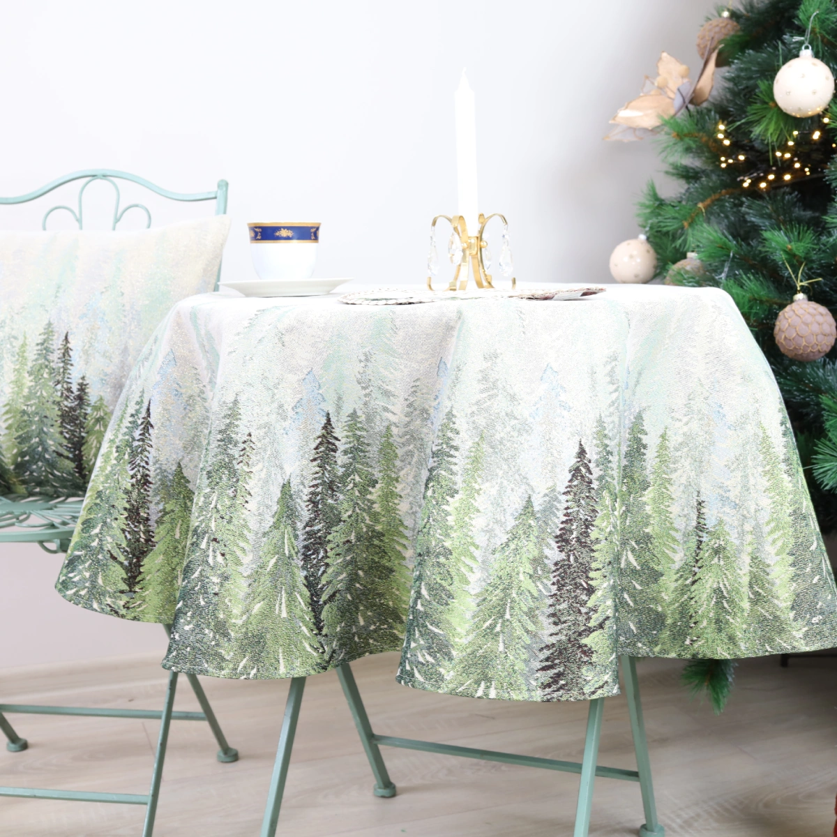 Okrągły obrus świąteczny Las (błyszczący) - obrazek 5