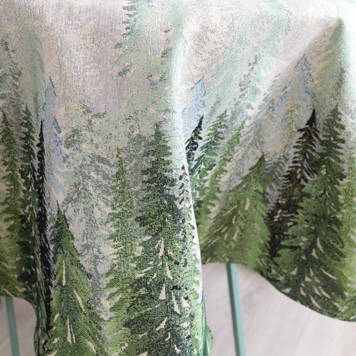 Okrągły obrus świąteczny Las (błyszczący) - obrazek 9