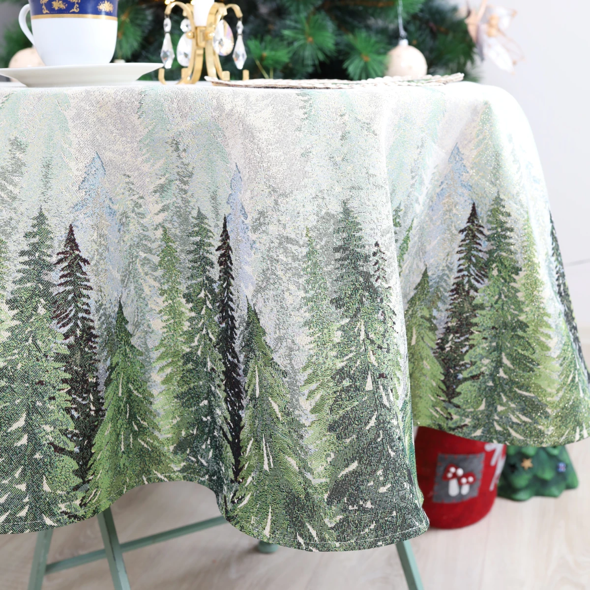 Okrągły obrus świąteczny Las (błyszczący) - obrazek 8