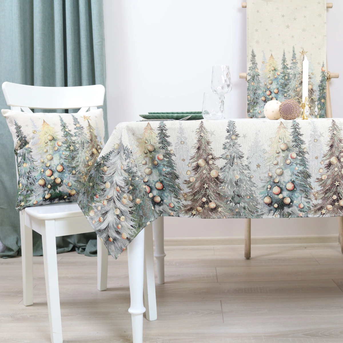 Obrus świąteczny Święta wracają do domu (błyszczący)