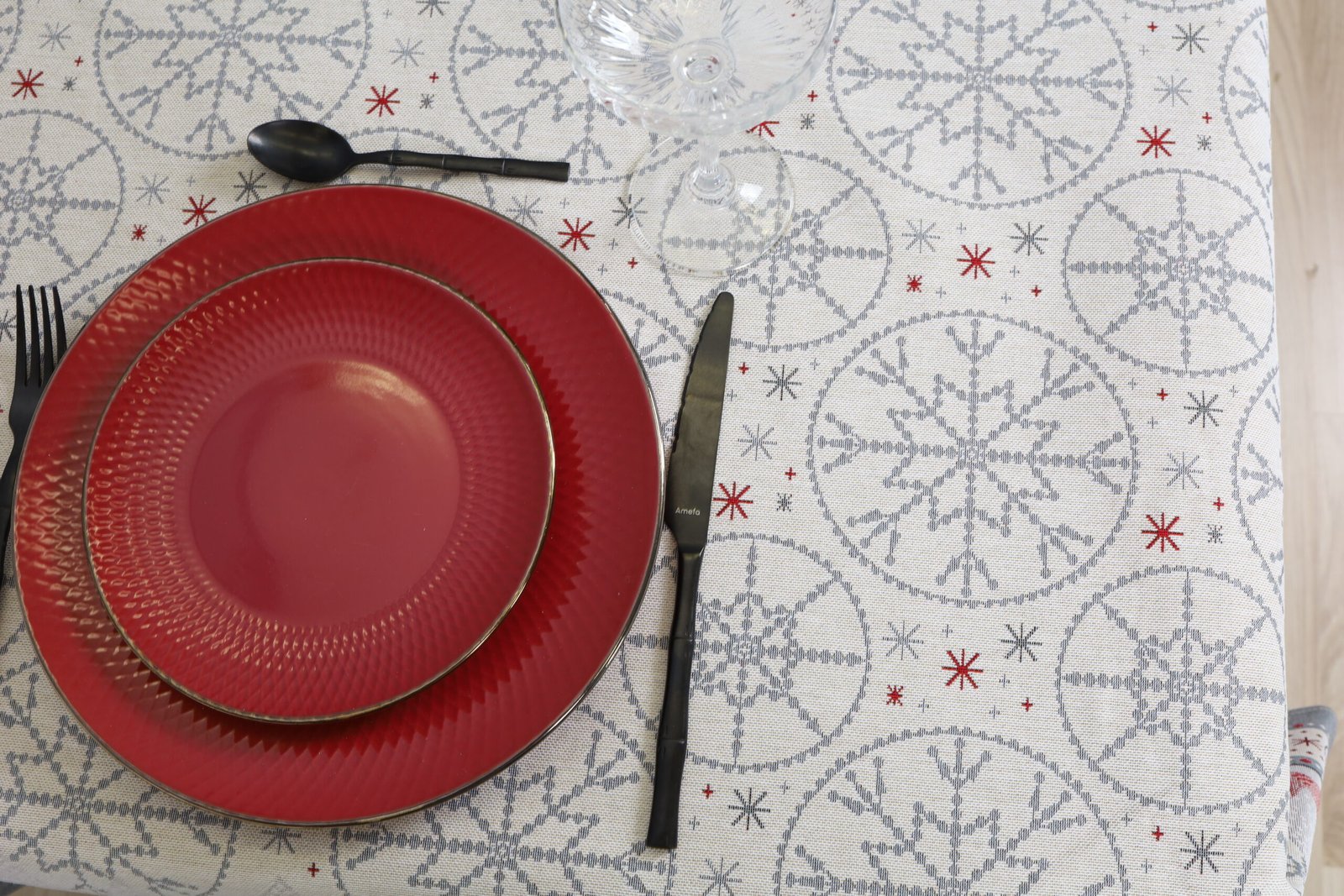 Obrus świąteczny Czerwony tajemniczy las - obrazek 5